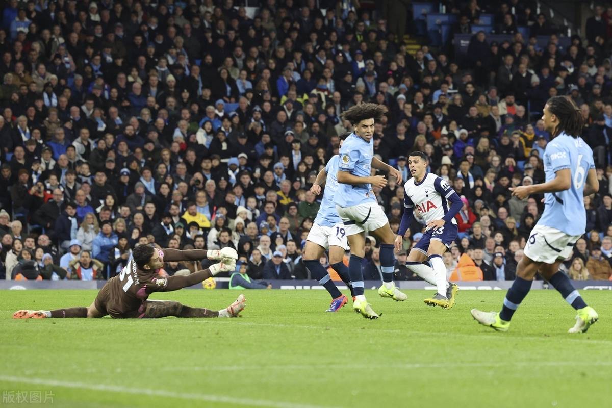 转会期意甲焦点战,曼联完成强势反弹,悬念犹存,更衣室氛围转暖 转会期意甲焦点战,曼联完成强势反弹,悬念犹存,更衣室氛围转暖